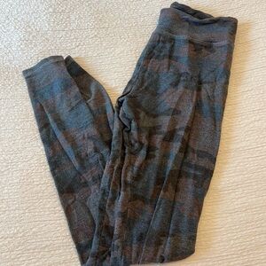 Sundry Green and Brown Camouflage Leggings